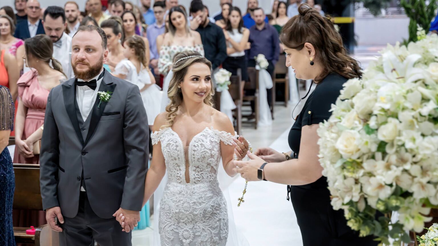 COMO UMA ASSESSORA PODE REDUZIR OS CUSTOS DO SEU CASAMENTO?