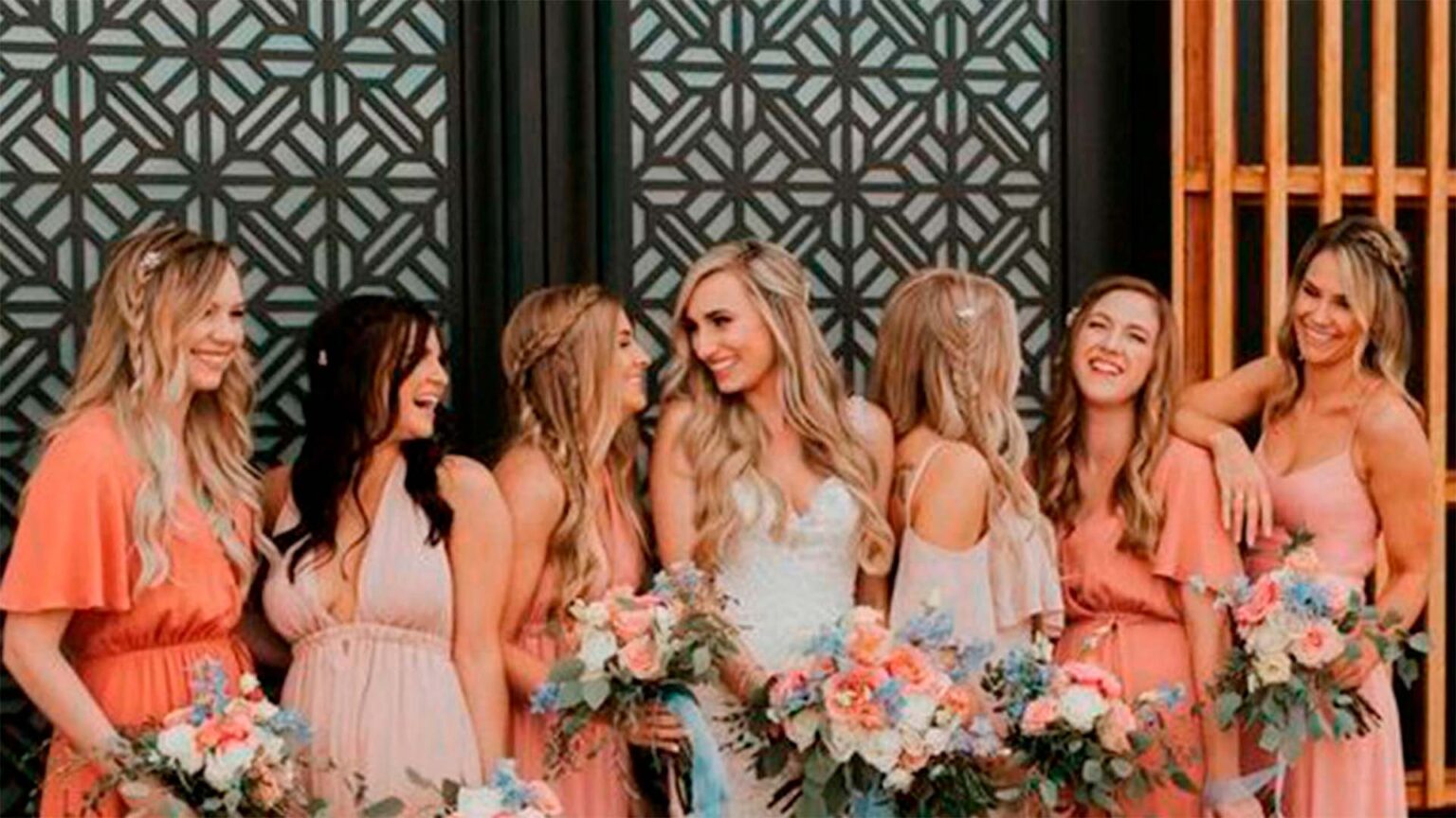 ALERTA DE TENDÊNCIA 2024: COMO USAR A COR DO ANO NO CASAMENTO?