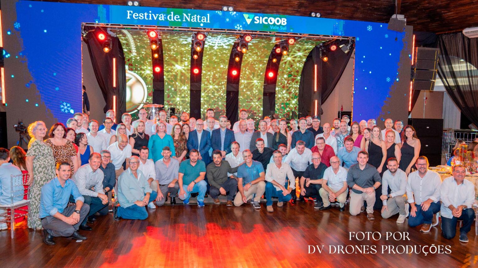 A Confraternização de fim de ano da Sicoob Vale Sul colaboradores da cooperativa na confraternização de fim de ano do Sicoob