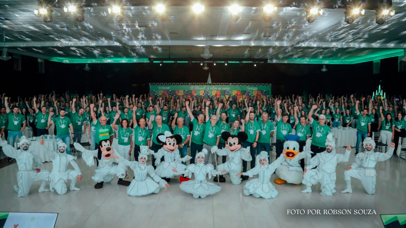 Convenção Sicredi Iguaçu PR/SC 2025: Magia e Inspiração convenção Sicredi Iguaçu 2025 colaboradores